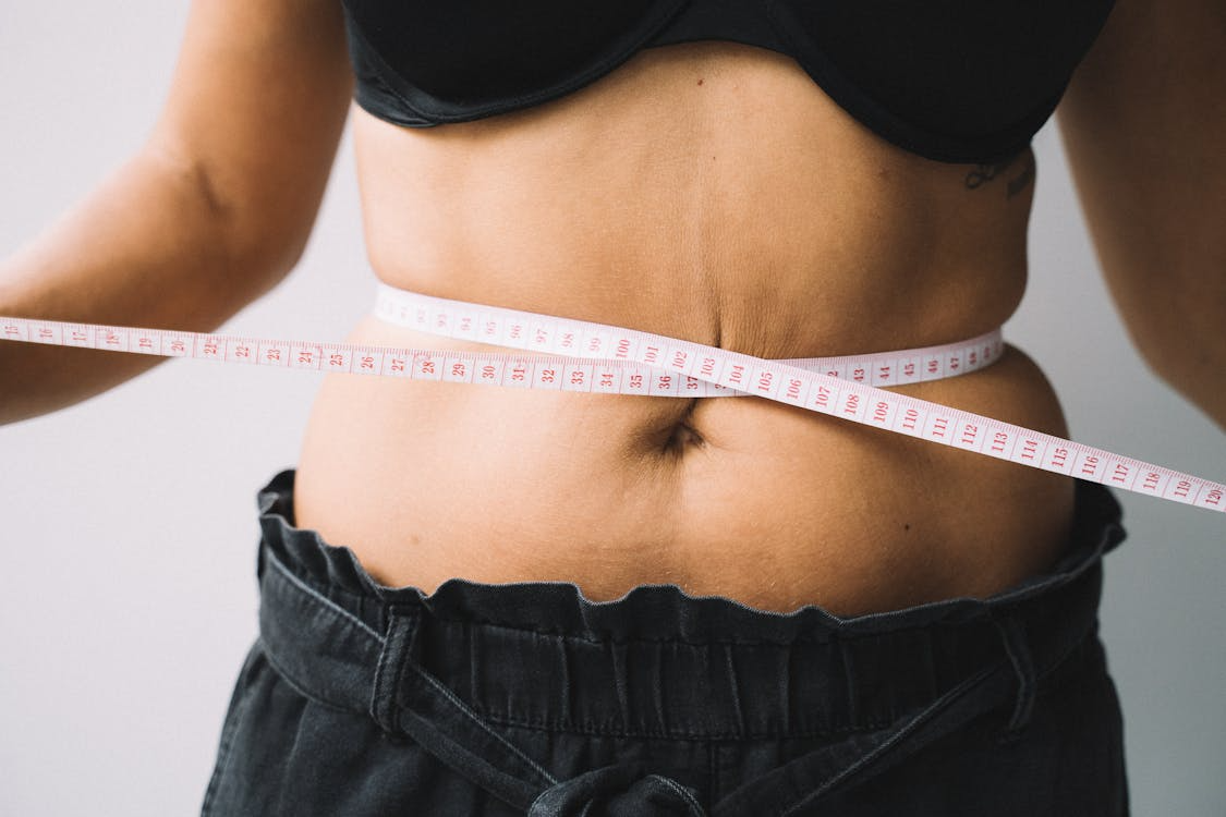 waist circumference measurement illustrating what is metabolic syndrome and abdominal fat risk